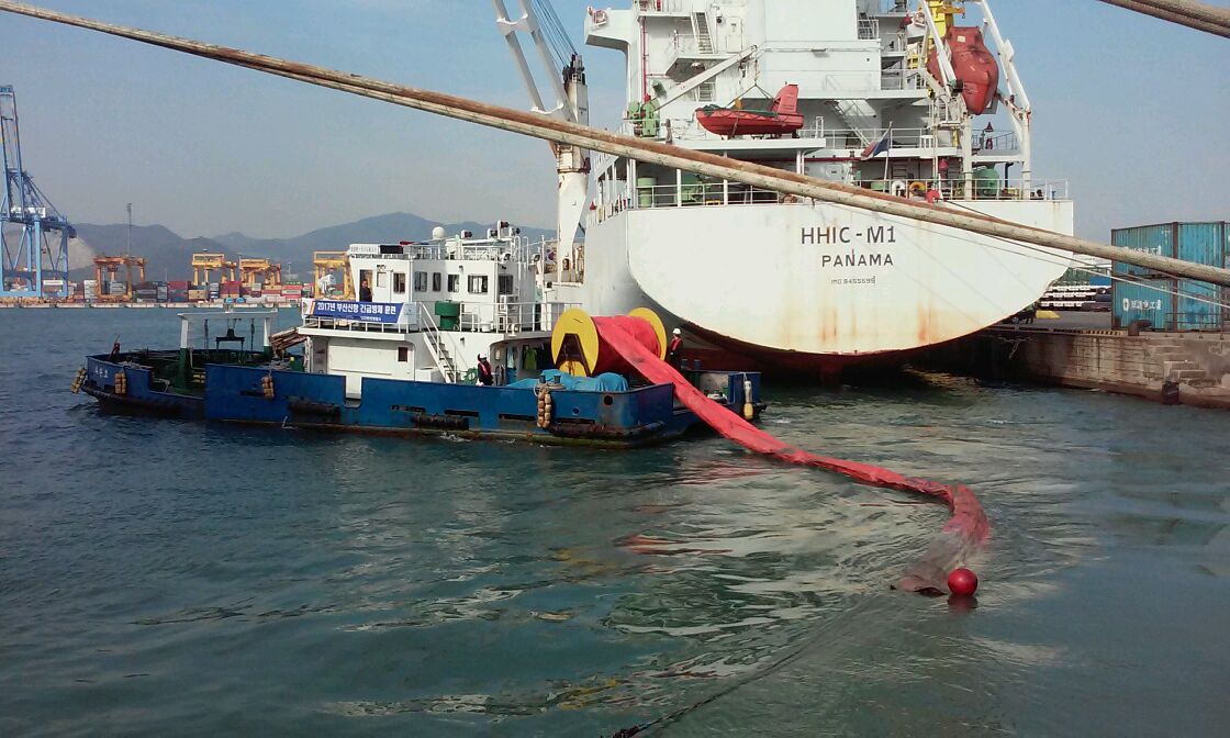 부산항신항 4부두 앞 해상, 긴급방제훈련 실시