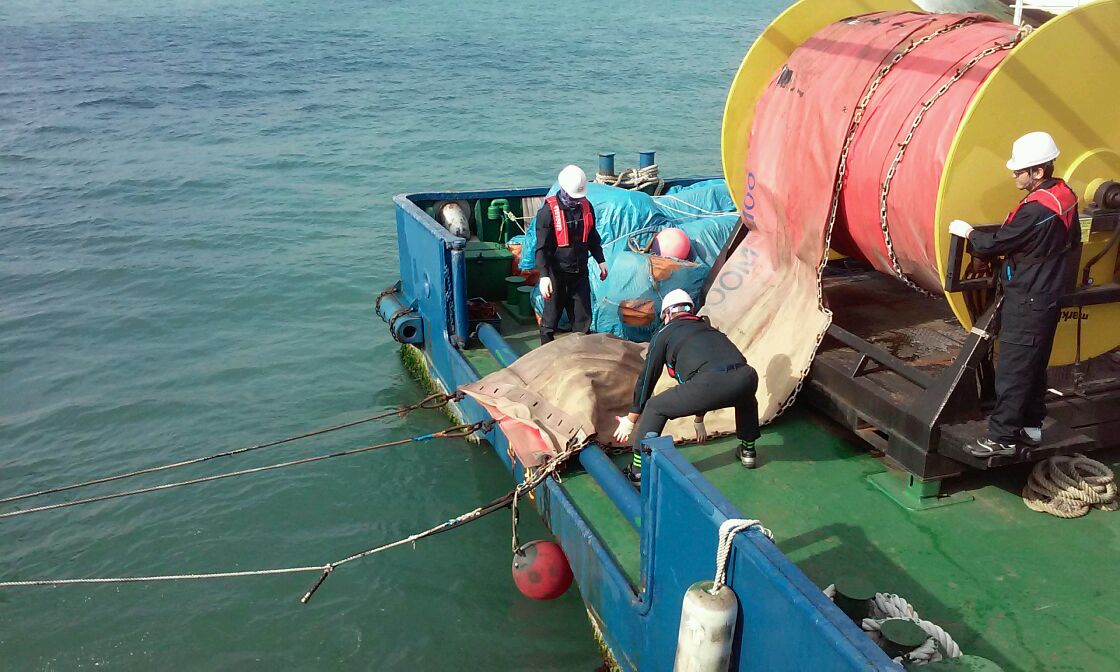부산항신항 4부두 앞 해상, 긴급방제훈련 실시