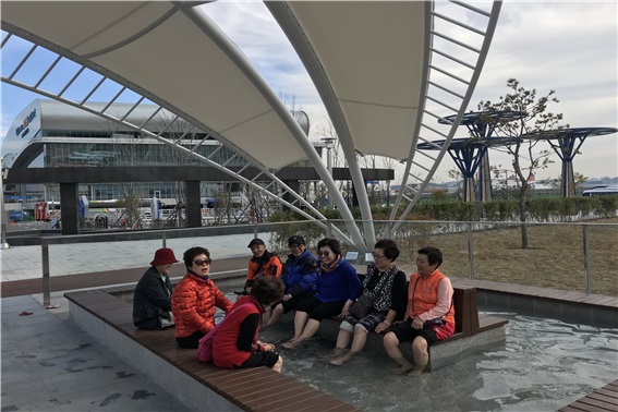 BPA, 해수온천 족욕장 정상 운영에 들어가..