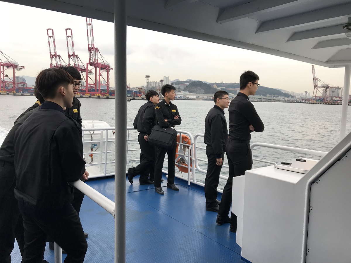 부산·인천 해사고 실습생, 부산항 견학