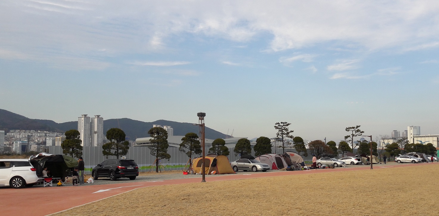 안전하고 즐거운 부산항 야영장 그뤠잇~