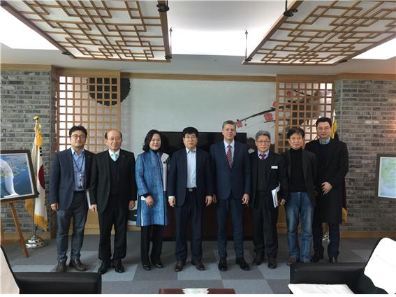 멕시코 농축수산부 차관보 일행, 부산항 방문