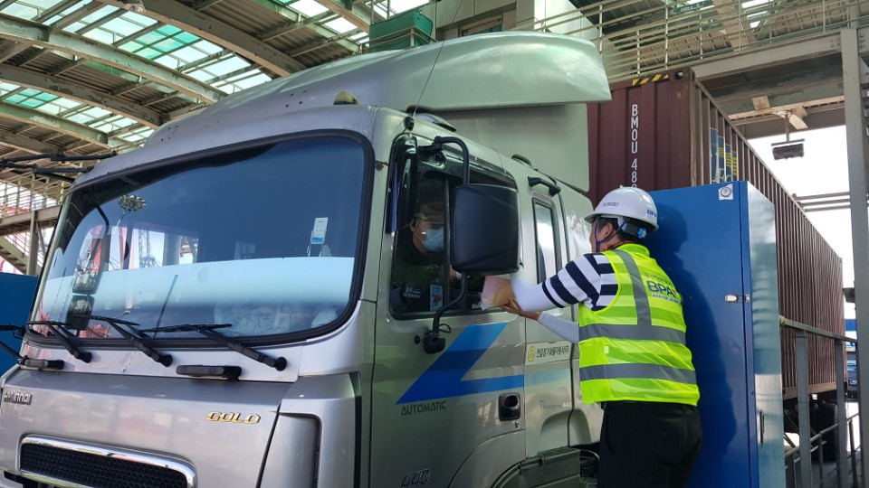 부산항만공사, 하절기 화물자동차 안전캠페인 실시