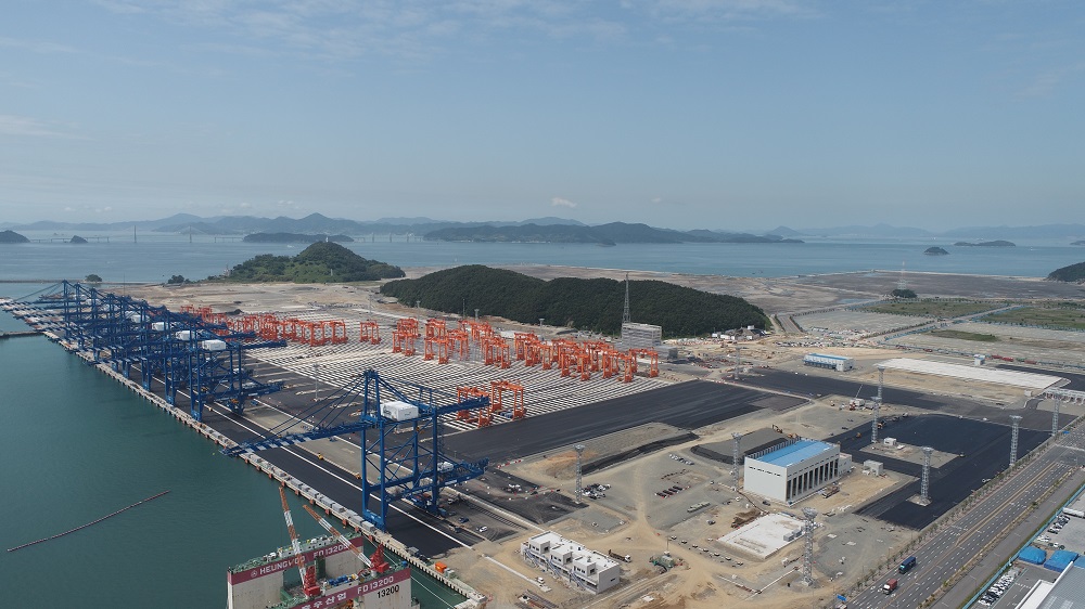 올 10월, 부산항 신항 서