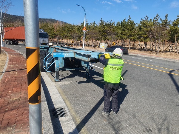 BPA, 진해구청과 함께 신항 불법주정차 합동 계도 추진