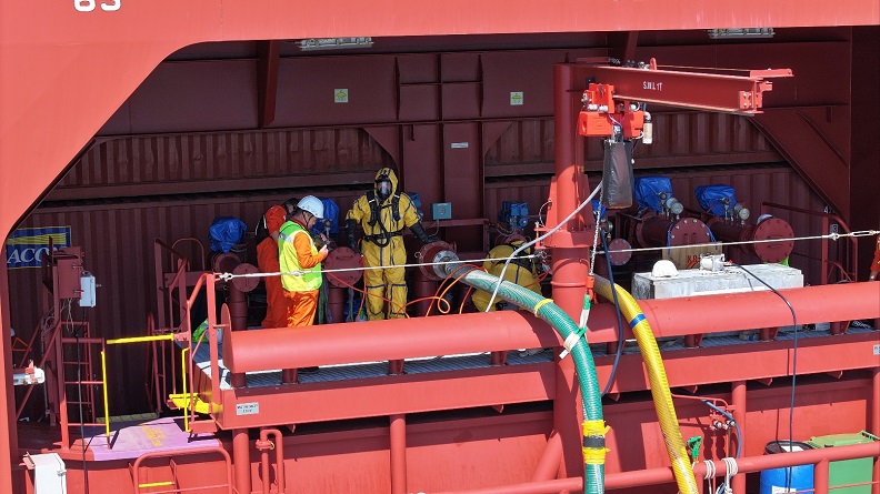 부산항, 국내 최초 메탄올 벙커링·하역 동시작업 실증 성공