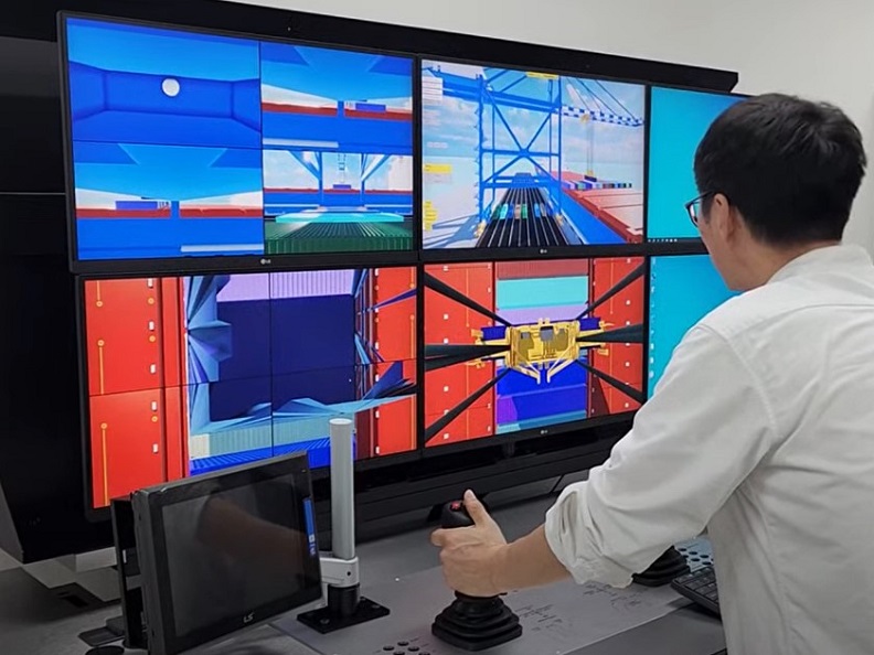 부산항 유인 조종 크레인을 무인 원격 크레인으로 전환한다.