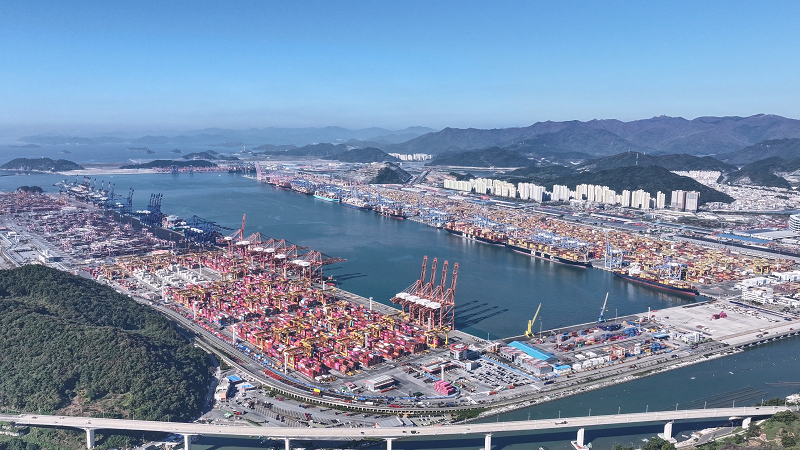 2026년 부산항, 역대 최대 실적 넘어 2,540만TEU 달성에 총력